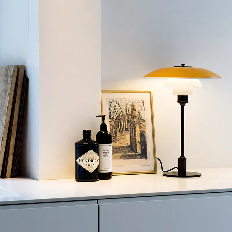 PH 3½-2½ Bordlampe, gul af Poul Henningsen