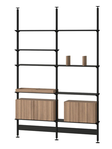 Pira G2 Floor-to-Ceiling Shelving Bundle A fra String - Sort - Valnød - Jacobsen Plus