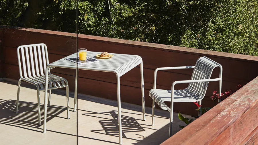 Palissade Table 90x82, sky grey fra Hay