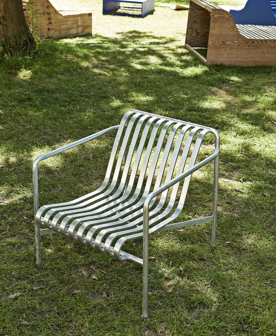 Palissade Dining Armchair, hot galvanised fra Hay