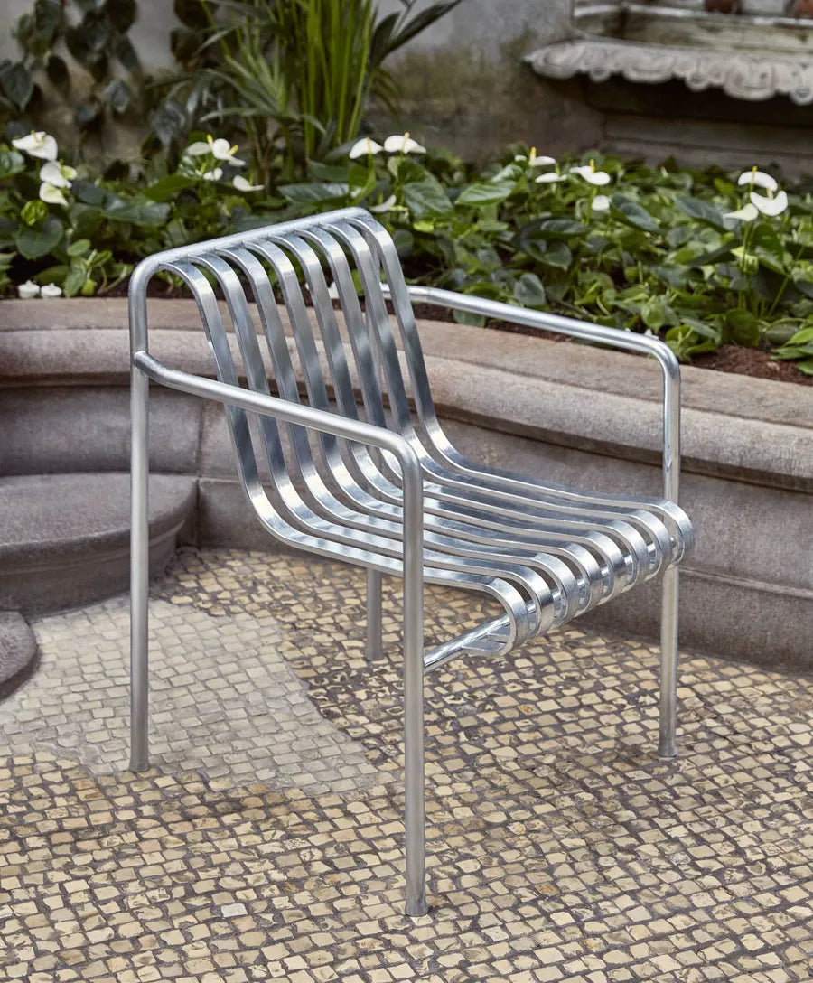 Palissade Dining Armchair, hot galvanised fra Hay