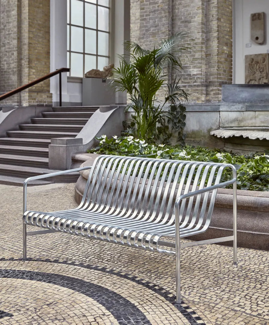 Palissade Lounge Sofa, hot galvanised fra Hay