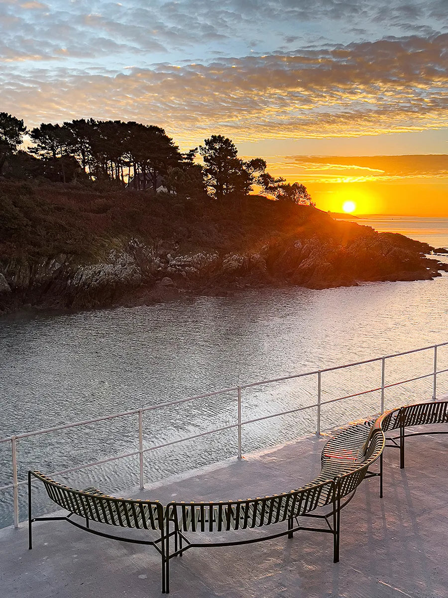 Palissade Park Dining Bench, in, antracit fra Hay