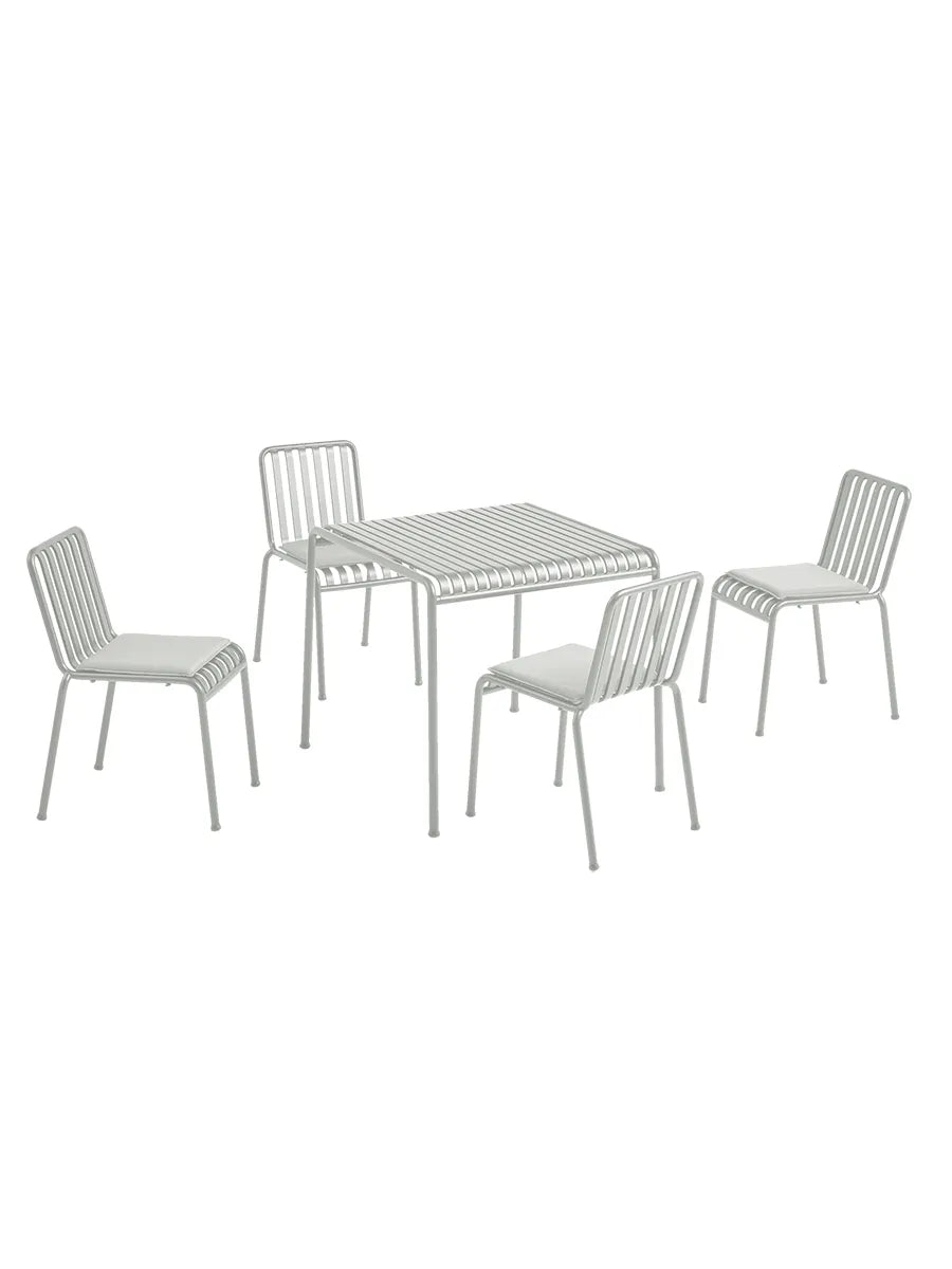 Palissade sæt, 4 stole og bord i sky grey fra HAY