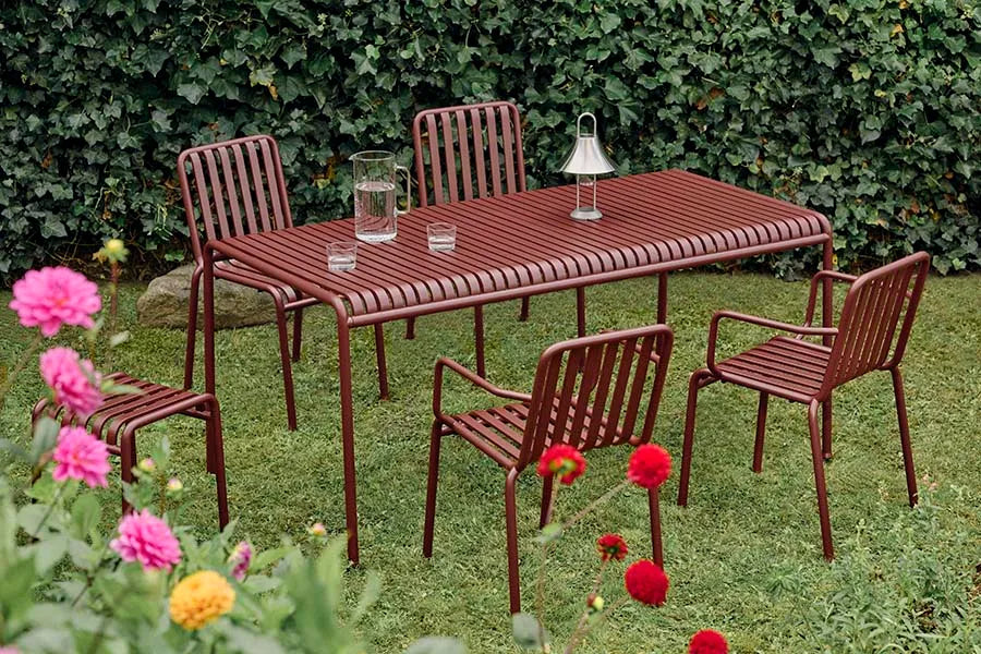 Palissade Table 170x90, iron red fra Hay