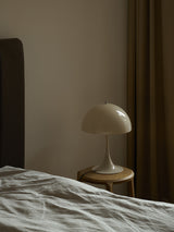 Panthella 320 bordlampe, opal af Verner Panton - 2 - Jacobsen Plus