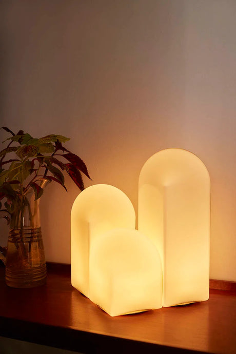 Parade table lamp 320 fra Hay - Shell White - Jacobsen Plus