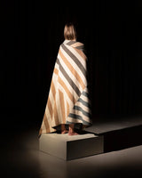 Patch Plaid, white/deer/onyx fra raawii - 7 - Jacobsen Plus