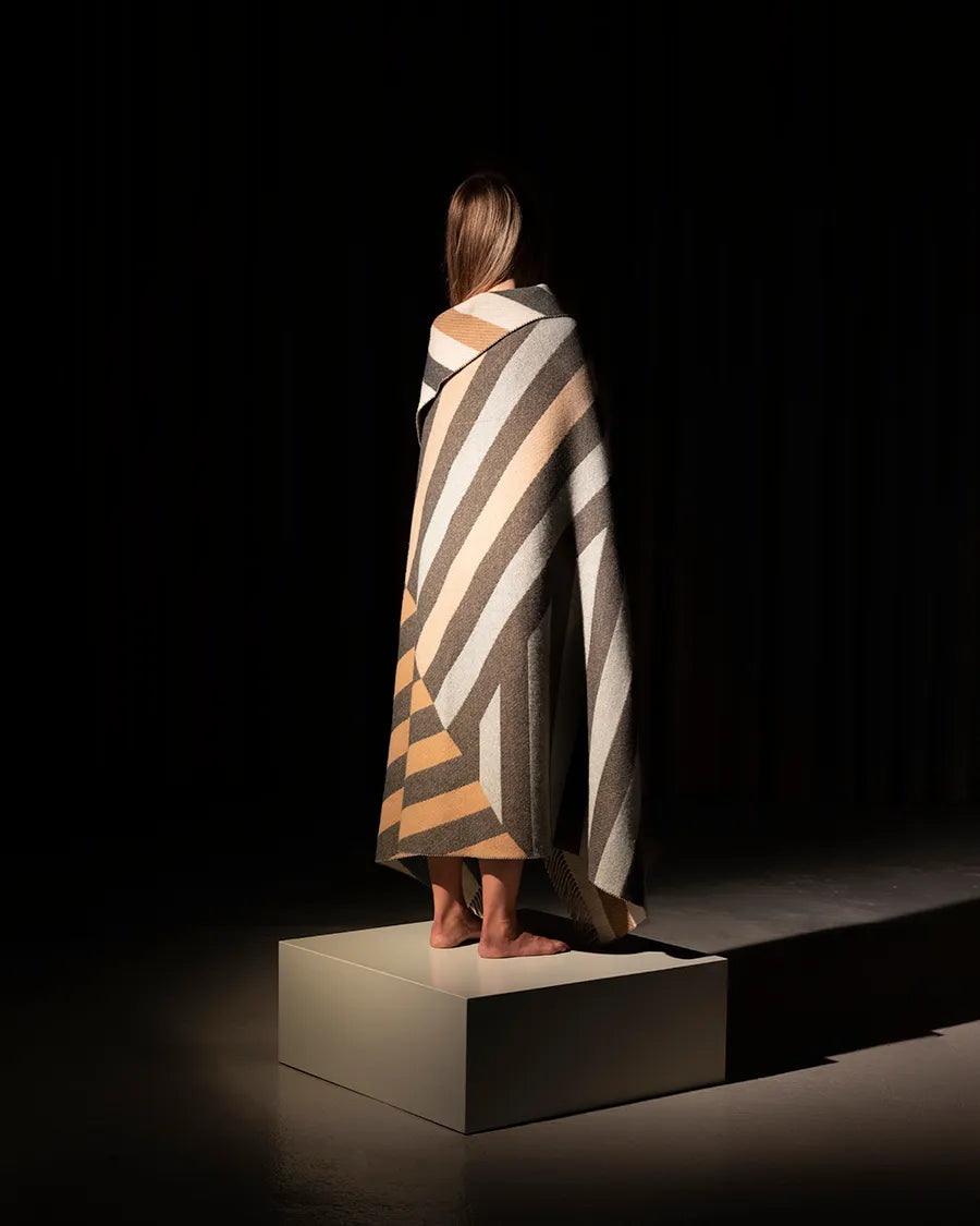 Patch Plaid, white/deer/onyx fra raawii - 6 - Jacobsen Plus