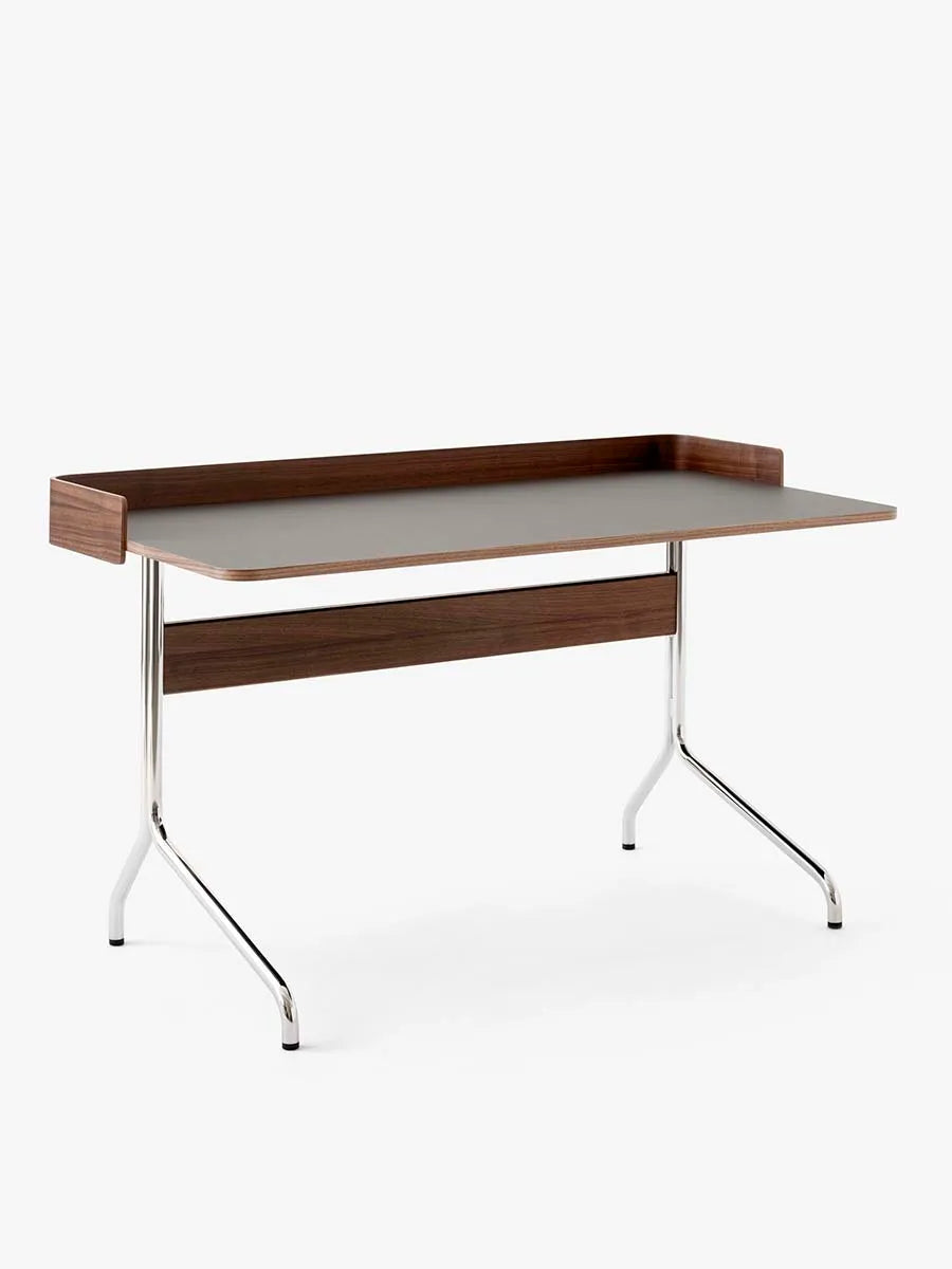 Pavilion Skrivebord AV17 fra &Tradition - Iron linoleum-valnød finér - Jacobsen Plus