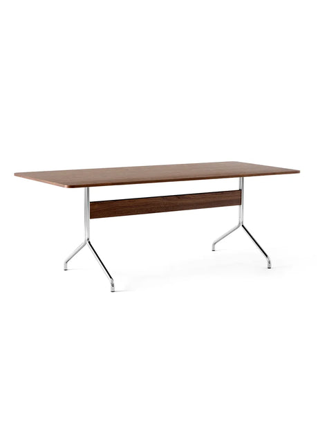 Pavilion bord AV19 fra &Tradition - Lakeret eg - Sort stel - Jacobsen Plus