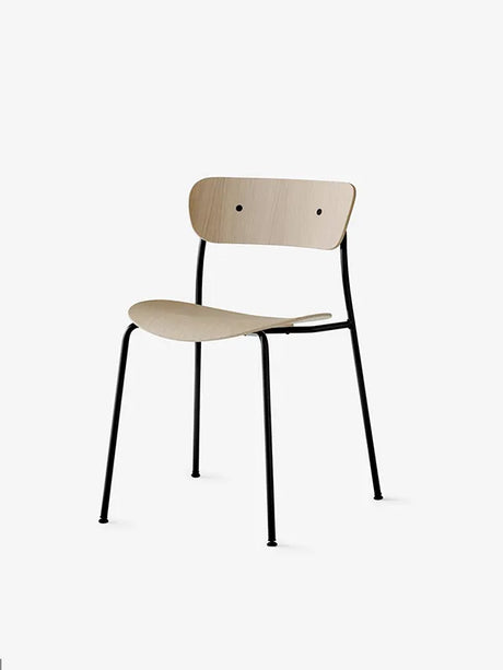 Pavilion Stol AV1 fra &Tradition - Lakeret eg - Jacobsen Plus