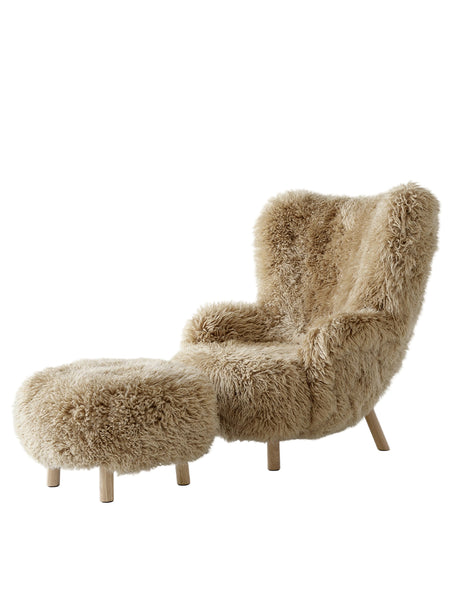 Petra VB3 lænestol inkl. Skammel,  Sheepskin honey 50 fra &Tradition - 1 - Jacobsen Plus