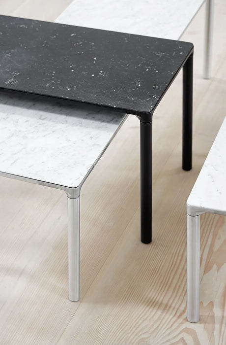 Piloti Bord, sort marquina fra Fredericia Furniture - 6610: 75 x 39 x H35 cm / Sort pulverlakeret aluminium - Jacobsen Plus
