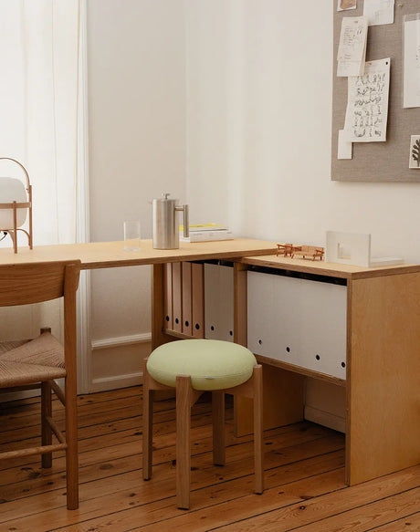 Pioneer Stool, lacquered oak/zero 0001 fra Fredericia Furniture - 2 - Jacobsen Plus