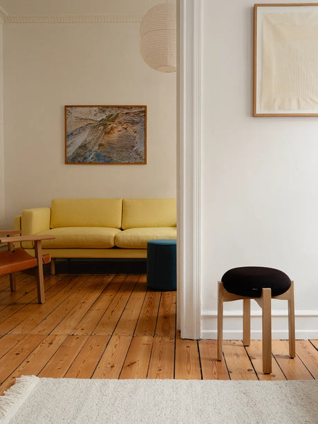 Pioneer Stool, lacquered oak/max 95 fra Fredericia Furniture - 2 - Jacobsen Plus