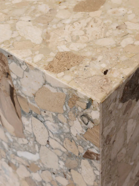 Plinth Cubic Sand Kunis Breccia marmor fra Audo Copenhagen - 2 - Jacobsen Plus