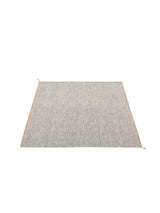 PLY Rug fra Muuto - Black-white / 240 x 240 cm - Jacobsen Plus