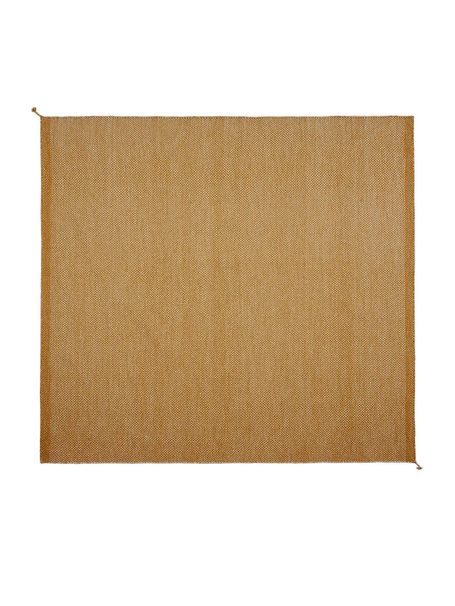 PLY Rug fra Muuto - 38 - Jacobsen Plus