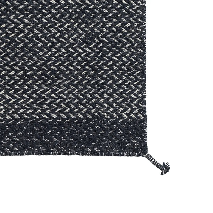 PLY Rug fra Muuto - 19 - Jacobsen Plus