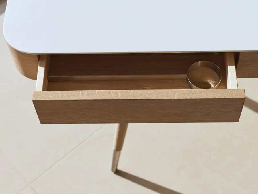 AK 1330 Point skrivebord fra Naver Collection