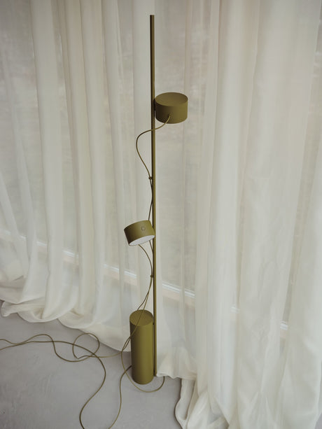Post Floor Lamp fra Muuto - Black - Jacobsen Plus