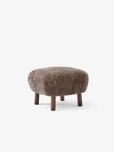 Little Petra Pouf fra &Tradition - Sheepskin Sahara / Valnød - Jacobsen Plus