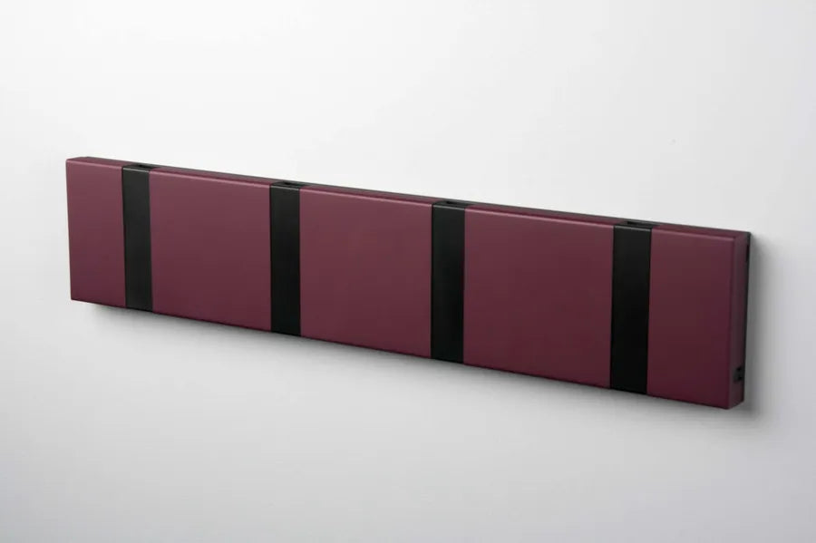 KNAX knagerække med fire knager fra LoCa - Purple / Sorte knager - Jacobsen Plus