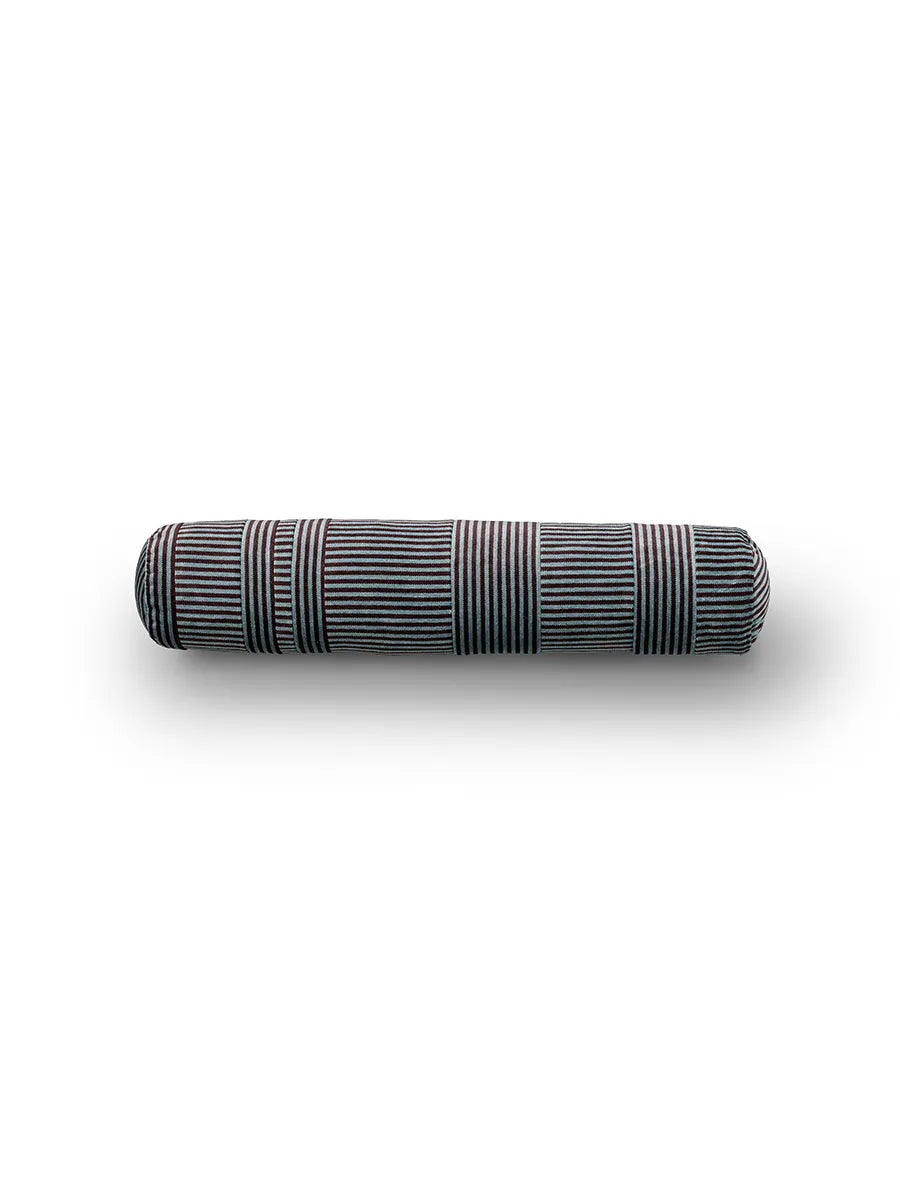 Crest Pyjamas Pillow, Ø15x74 fra Eilersen - P04 - Jacobsen Plus