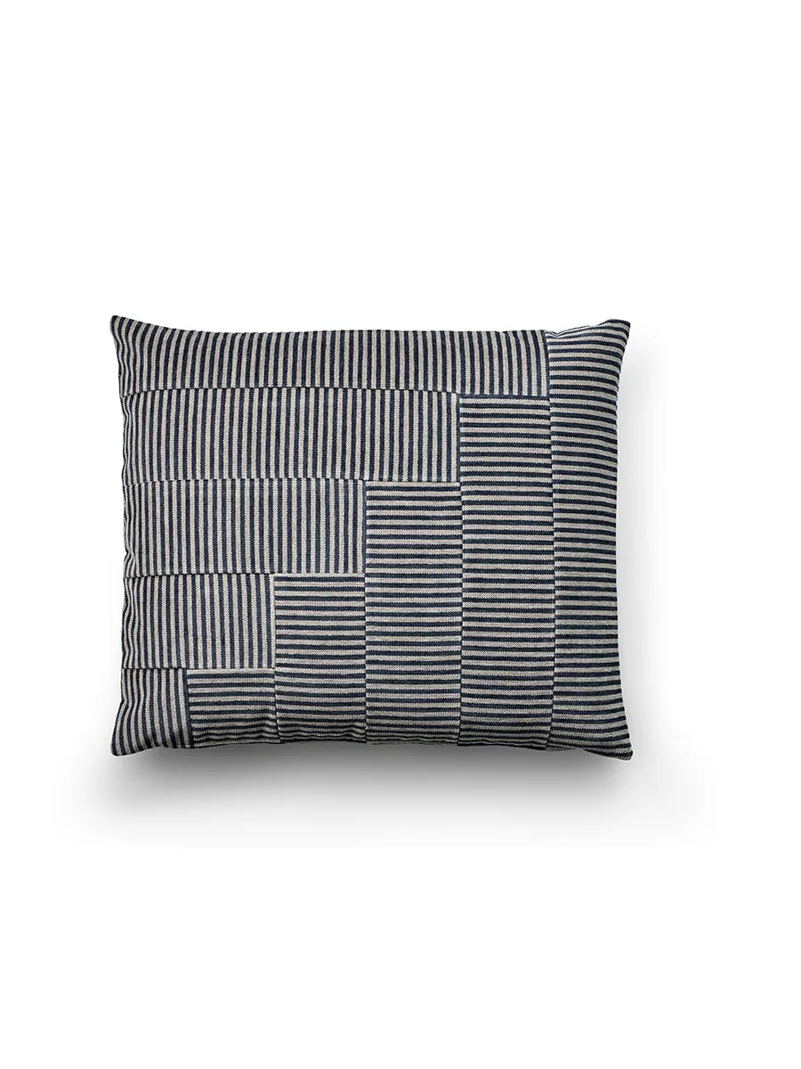 Zephyr Pyjamas Pillow, 50x60 fra Eilersen - P01 - Jacobsen Plus