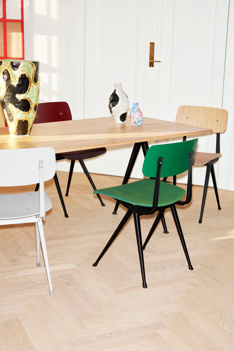 Result Chair fra Hay - Beige (bejdset) / Beige pulverlakeret stål - Jacobsen Plus