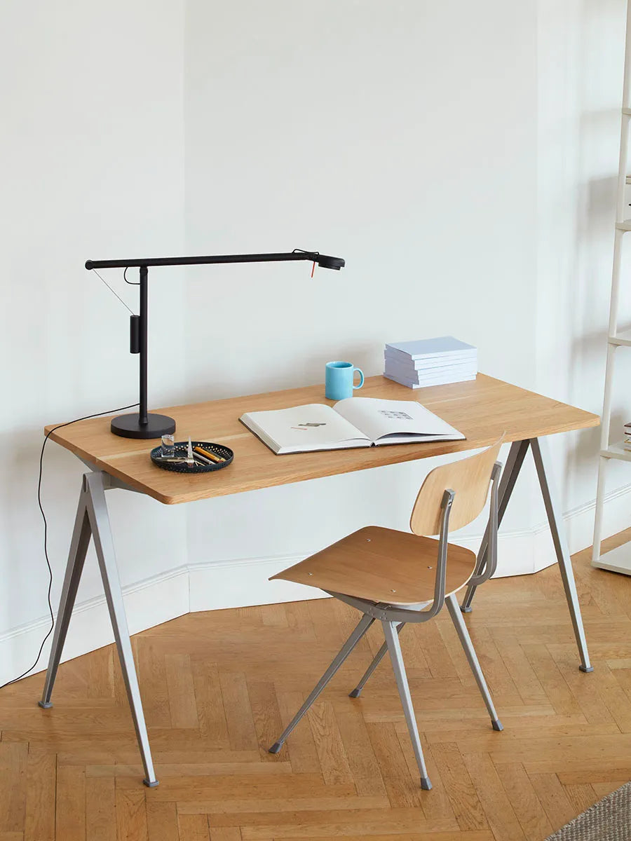 Pyramid 01 Bord fra Hay