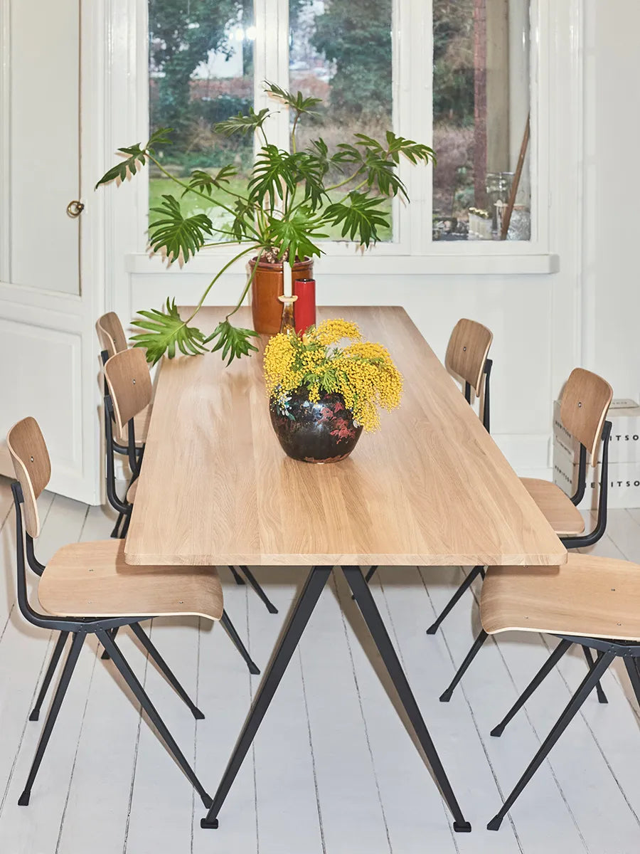 Pyramid 02 bord fra Hay