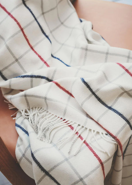 Quito Plaid, white sailor red fra Silkeborg Uldspinderi - 2 - Jacobsen Plus