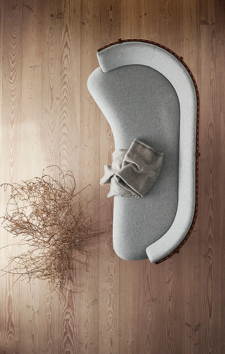 RF1903L Sideways Sofa fra Carl Hansen & Søn - Olieret valnød - Hallingdal 116 - Jacobsen Plus