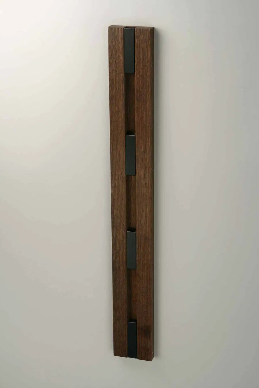 Lodret KNAX knagerække fra LoCa