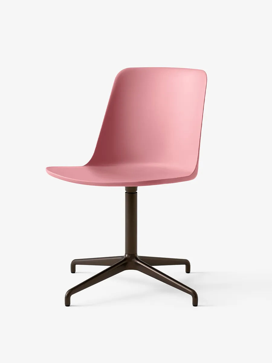 Rely HW11 Stol, soft pink/bronzed base fra &Tradition