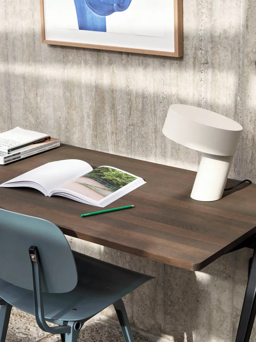 Slant bordlampe fra Hay