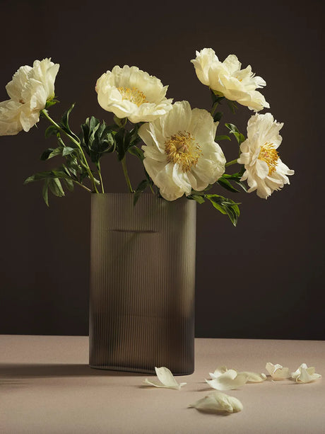 Ridge Vase, taupe frosted glass fra Muuto - 2 - Jacobsen Plus
