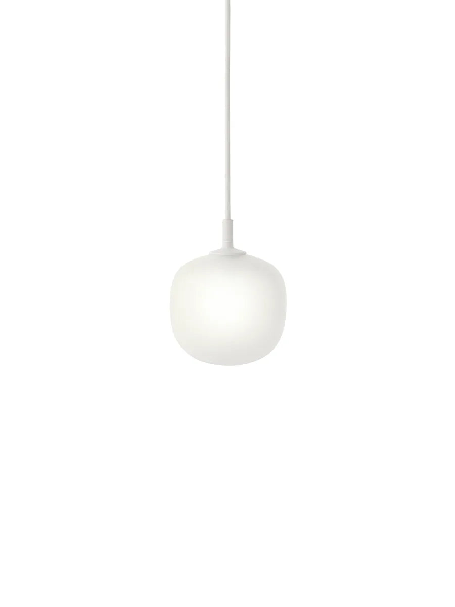 Rime Pendant Lampe, Ø 12 cm fra Muuto - White - Jacobsen Plus