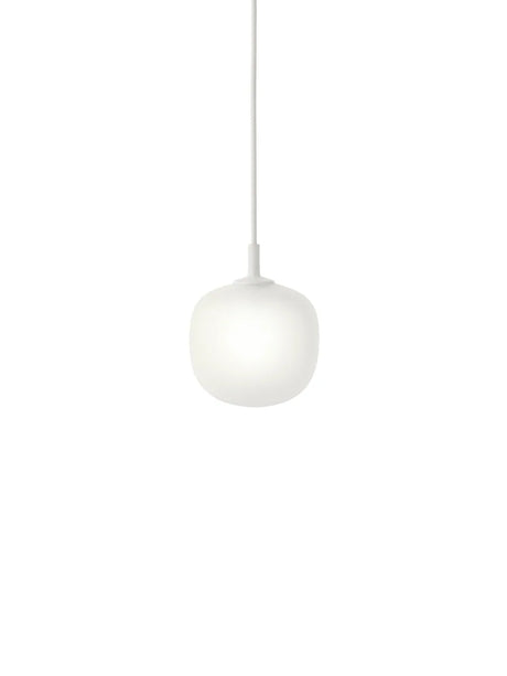 Rime Pendant Lampe, Ø 12 cm fra Muuto - White - Jacobsen Plus