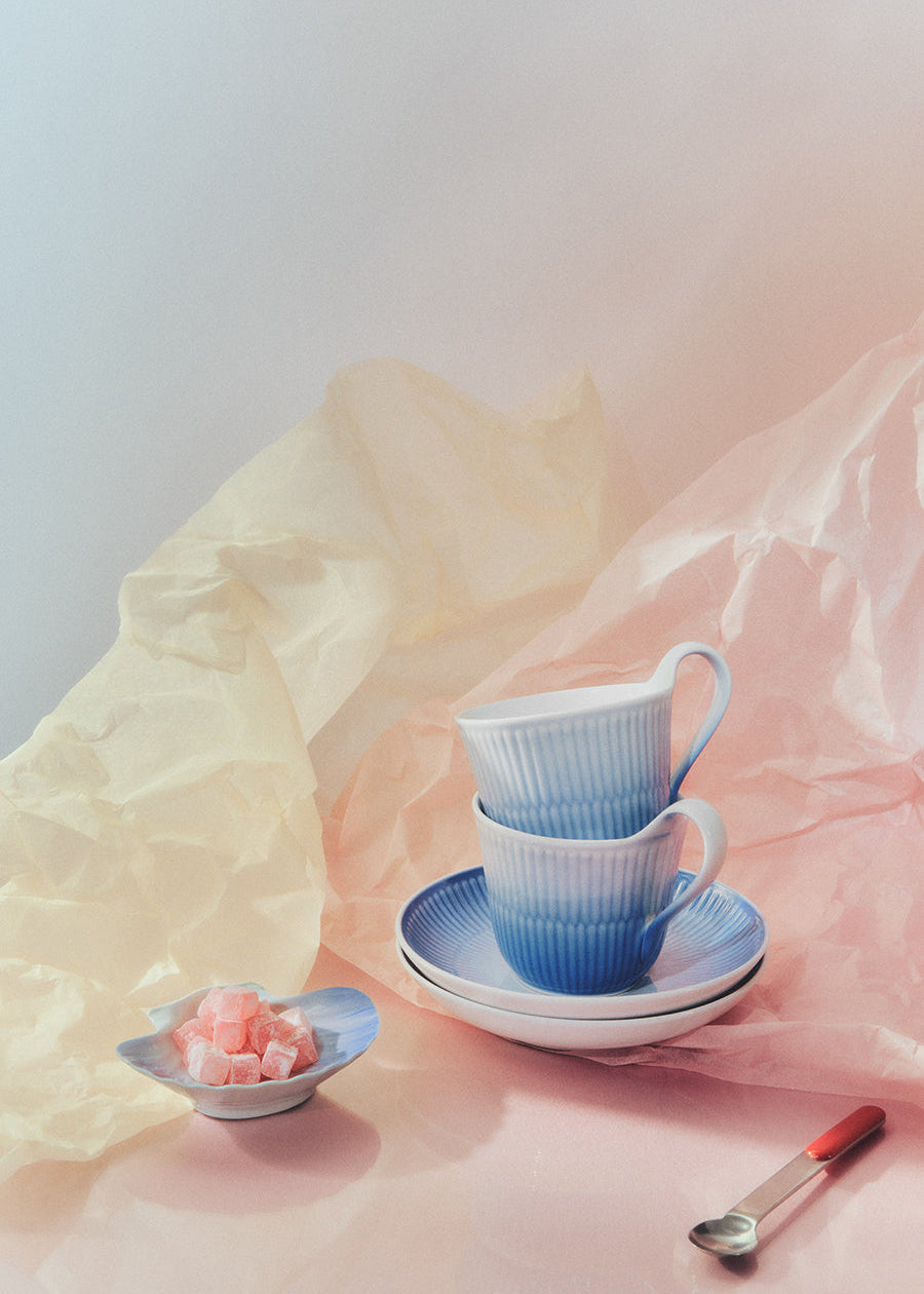 Royal Copenhagen Iris, Højhankskop med underkop 25 cl, Blå