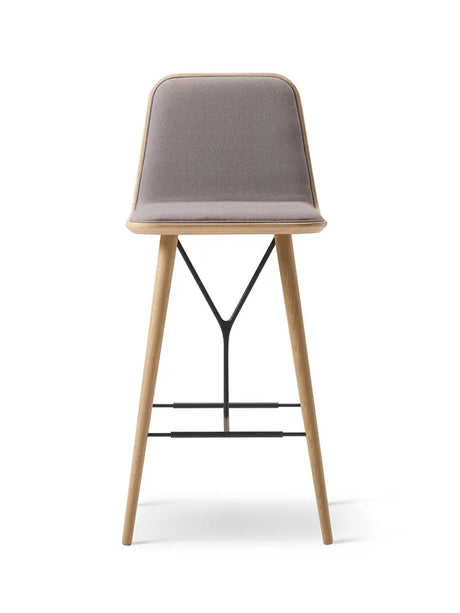 Spine Barstool fra Fredericia Furniture - Stofgruppe 0 / Eg lak - Jacobsen Plus