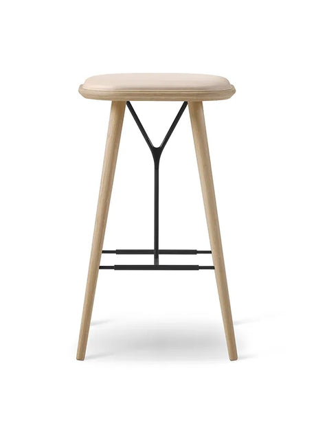Spine Stool fra Fredericia Furniture - Stofgruppe 1 / Eg lak - Jacobsen Plus