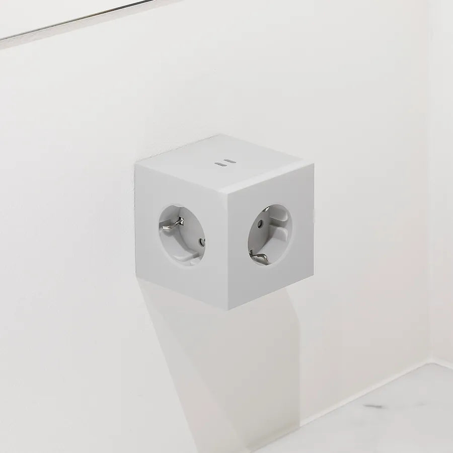 Square 2 Stikdåse med USB, grå fra Avolt