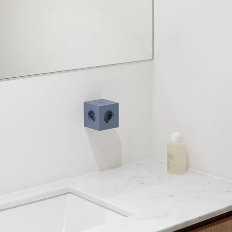 Square 2 Stikdåse med USB, blå fra Avolt - 2 - Jacobsen Plus