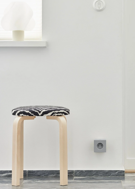 Square 2 Stikdåse med USB, grå fra Avolt - 2 - Jacobsen Plus