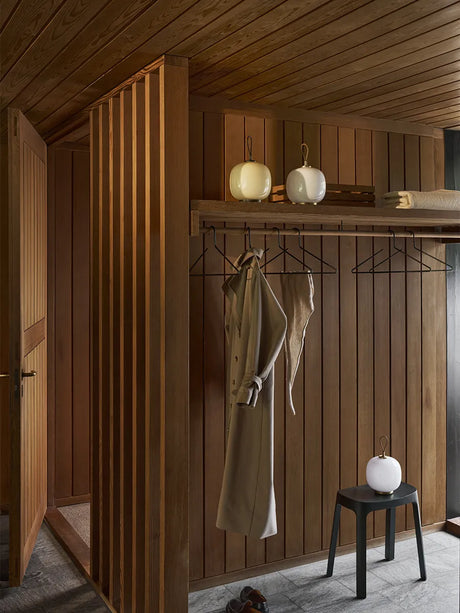 VL45 Radiohus Portable Lamp, pale rose fra Louis Poulsen - 2 - Jacobsen Plus