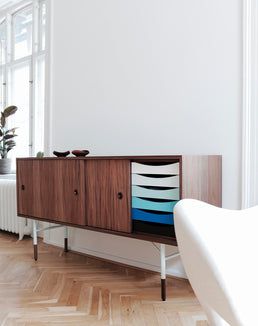 Skænk, lys blå stel af Finn Juhl - 1 - Jacobsen Plus