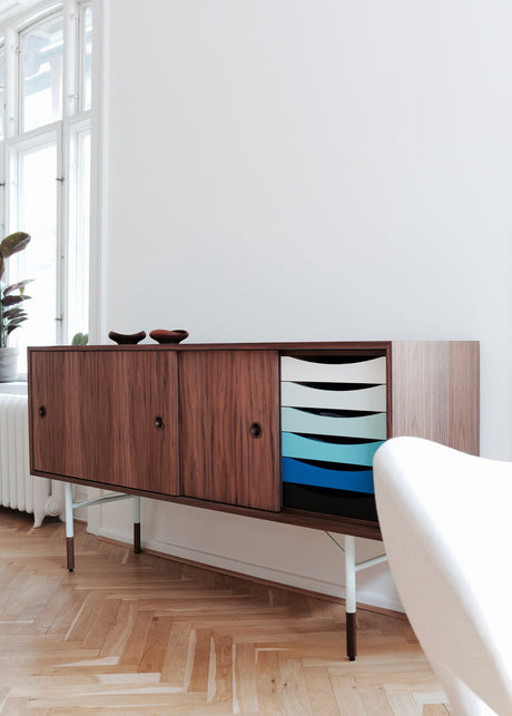 Skænk, lys blå stel af Finn Juhl - 1 - Jacobsen Plus